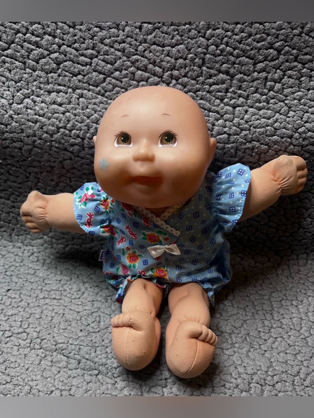 Vintage 1990’s Cabbage Patch Kids Doll With Authentic CPK Kids Outfit 13 Inches
